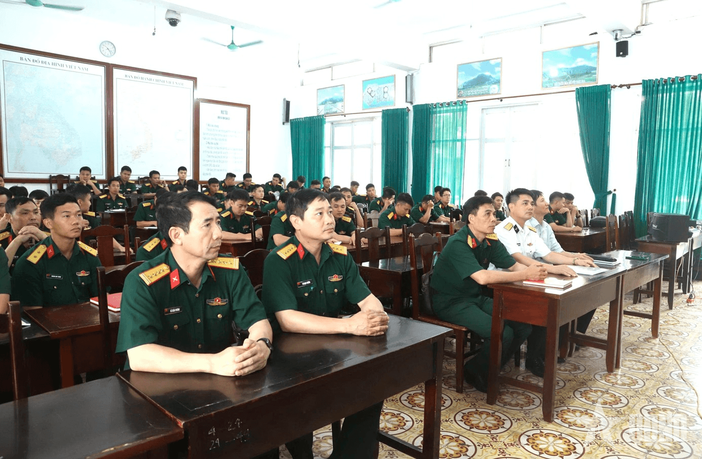 Trường Sĩ quan Lục quân 1: Bế mạc tập huấn vật tư CTĐ, CTCT