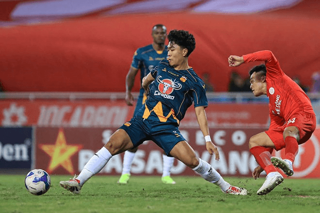 Tiếp tục “đá cho vui”