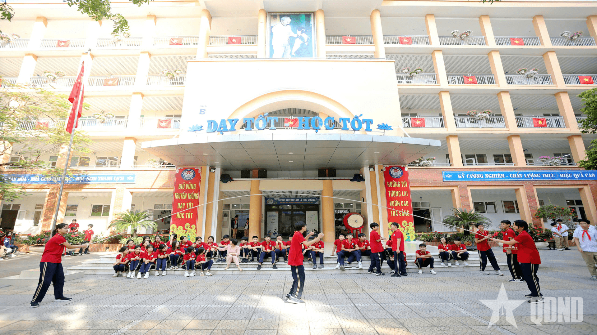 Kỷ luật học sinh: Giáo dục, không phải trừng phạt!