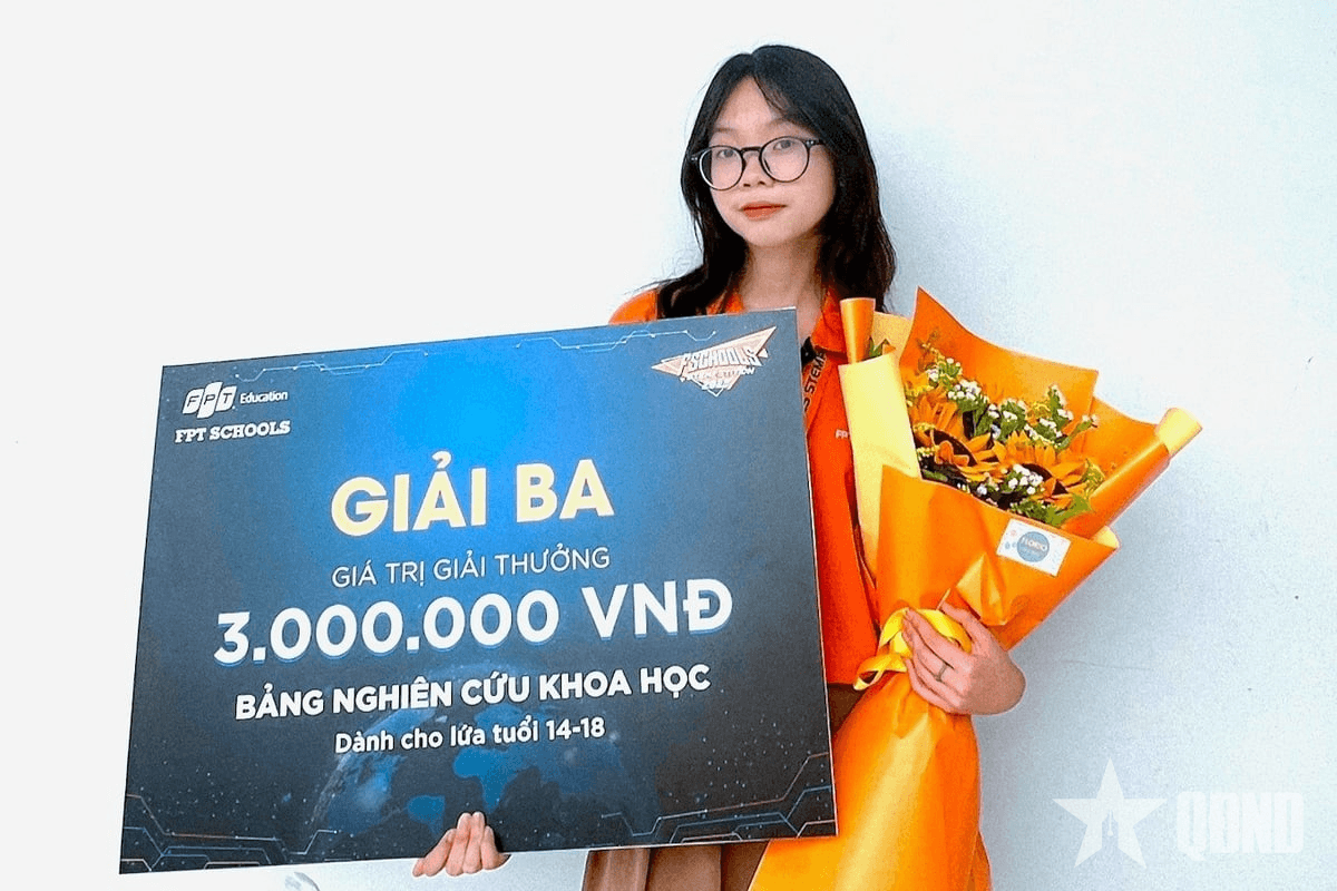 Cần Thơ: Nữ sinh tạo ấn tượng với bài thi Ngữ văn đạt 9,75 điểm
