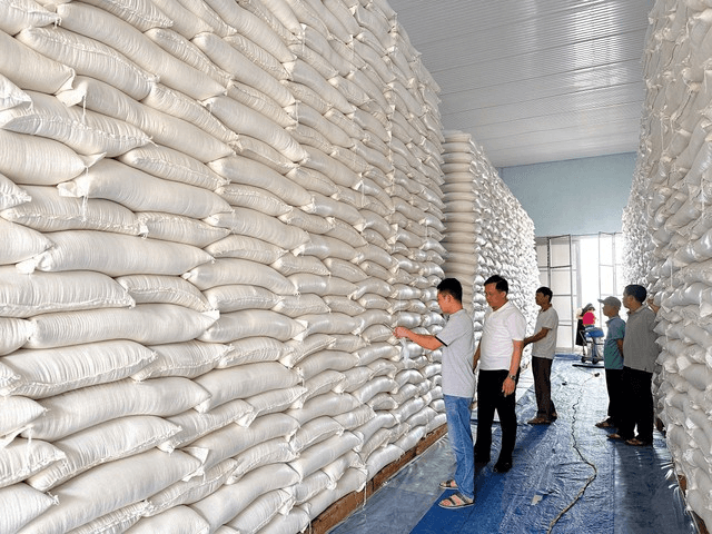 Xuất cấp kịp thời hàng dự trữ quốc gia hỗ trợ các địa phương khắc phục hậu quả mưa lũ