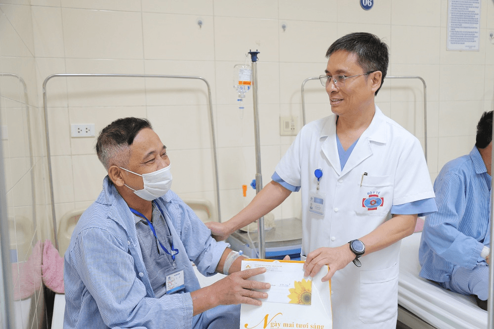 Bệnh viện K: Thăm hỏi, động viên, tri ân các thương, bệnh binh đang điều trị