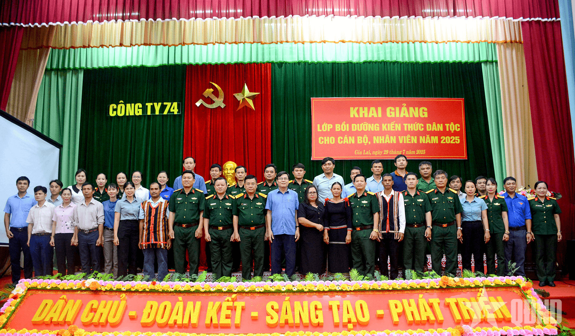 Công ty 74 (Binh đoàn 15): Bồi dưỡng kiến thức dân tộc cho 100 cán bộ, nhân viên