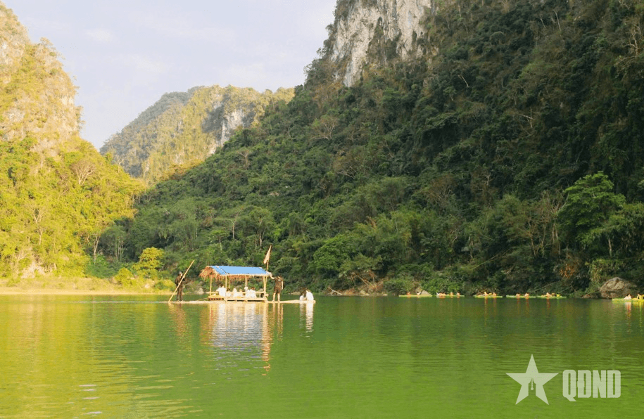 Chuyện kể bên hồ Nong Dùng
