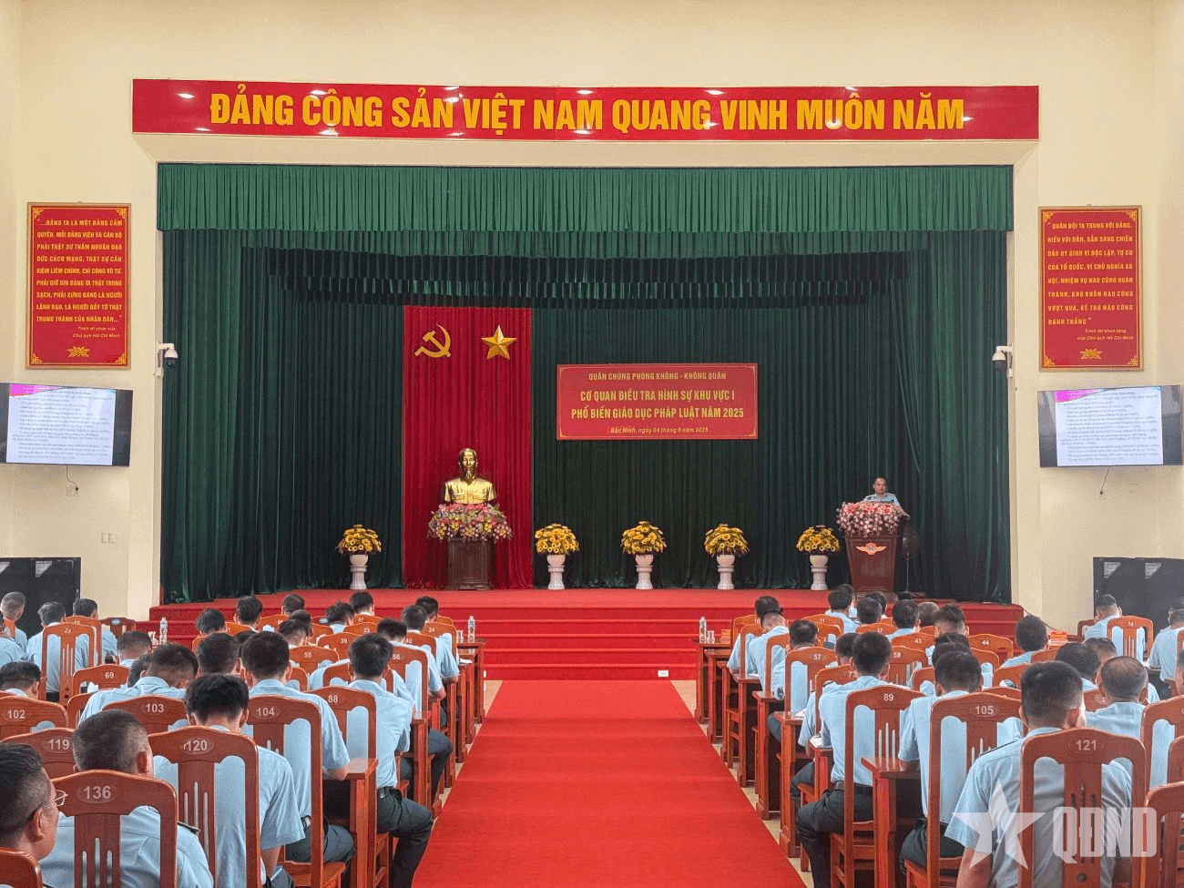 Quân chủng Phòng không - Không quân tuyên truyền phổ biến pháp luật tại Trung đoàn 927
