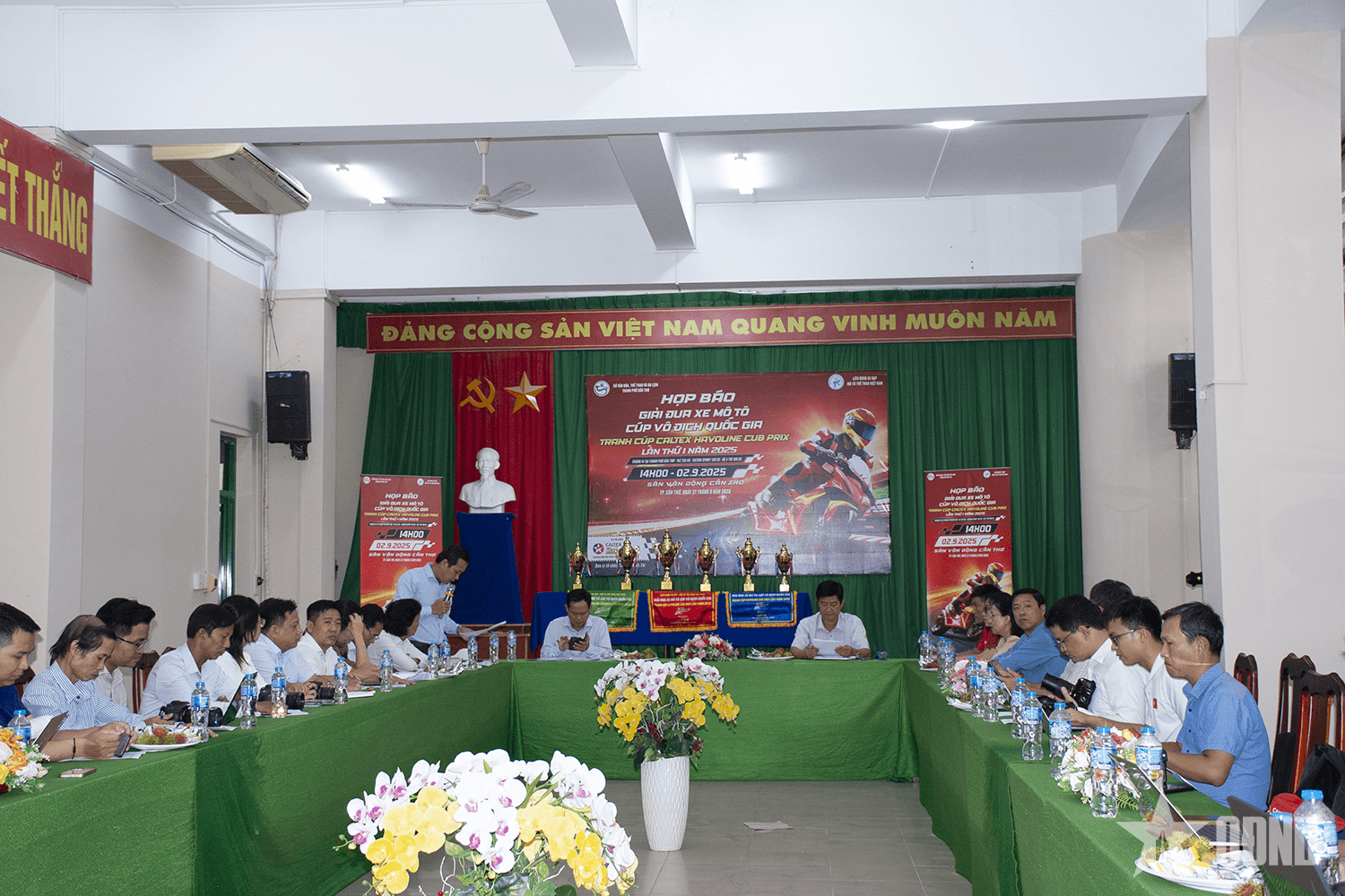 Cần Thơ họp báo Giải đua xe mô tô cúp vô địch quốc gia "Tranh cúp Caltex Havoline Cup Prix"