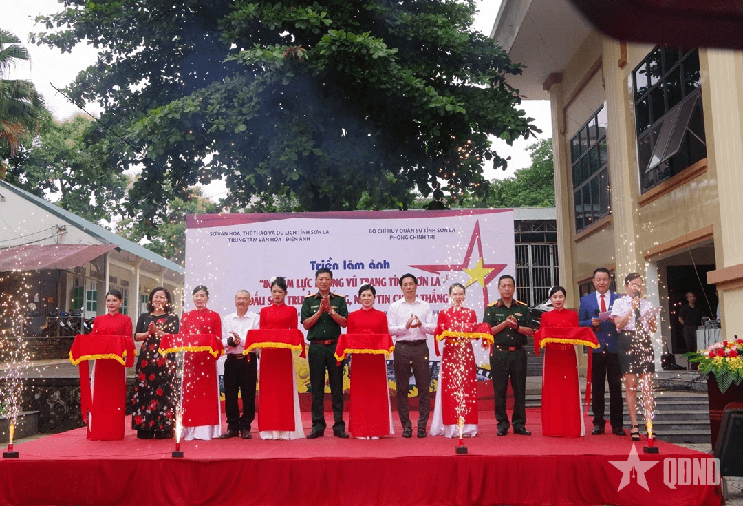 Triển lãm ảnh “80 năm lực lượng vũ trang tỉnh Sơn La - Dấu son truyền thống, niềm tin chiến thắng”