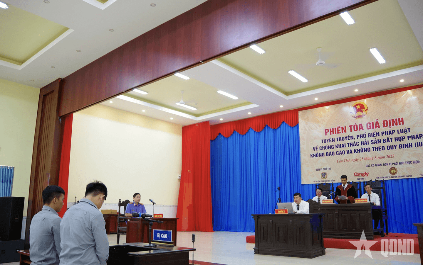 Vùng​ Cảnh sát biển 4 đẩy mạnh tuyên truyền chống khai thác IUU bằng phiên tòa giả định