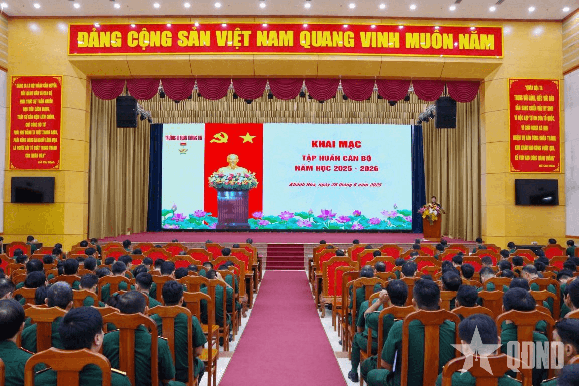 Trường Sĩ quan Thông tin khai mạc tập huấn cán bộ năm học 2025 - 2026