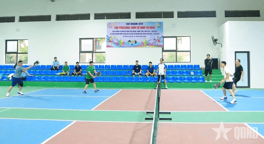 Sư đoàn 372 tổ chức giải pickleball chào mừng kỷ niệm các ngày lễ lớn