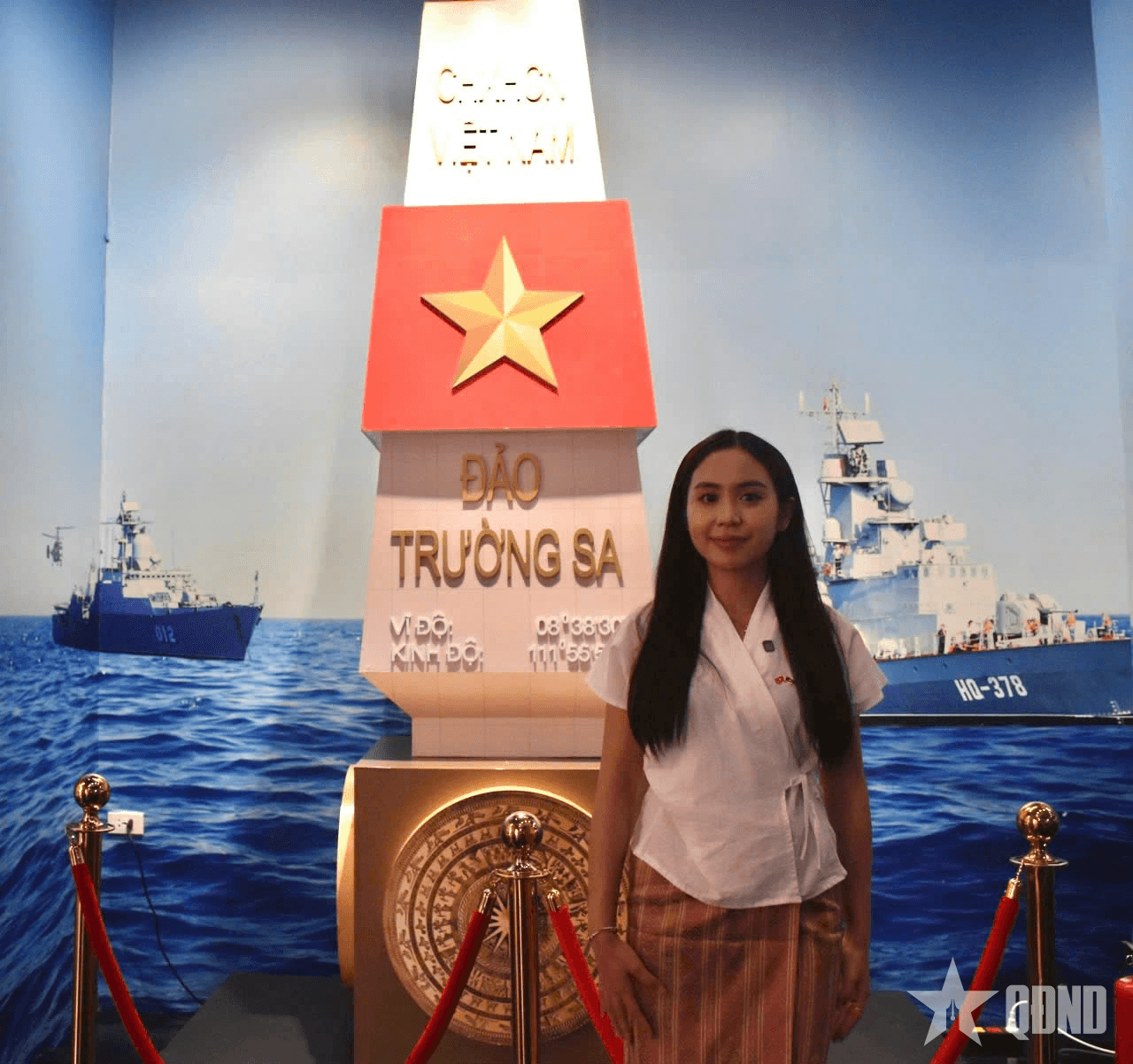 Nữ du học sinh Lào ấn tượng với thành tựu quốc phòng Việt Nam