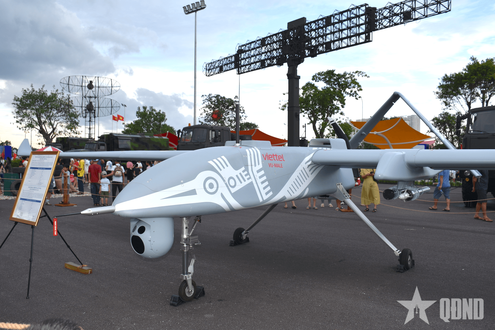 UAV có khả năng mang tên lửa, bom thông minh của Việt Nam tại Triển lãm thành tựu đất nước