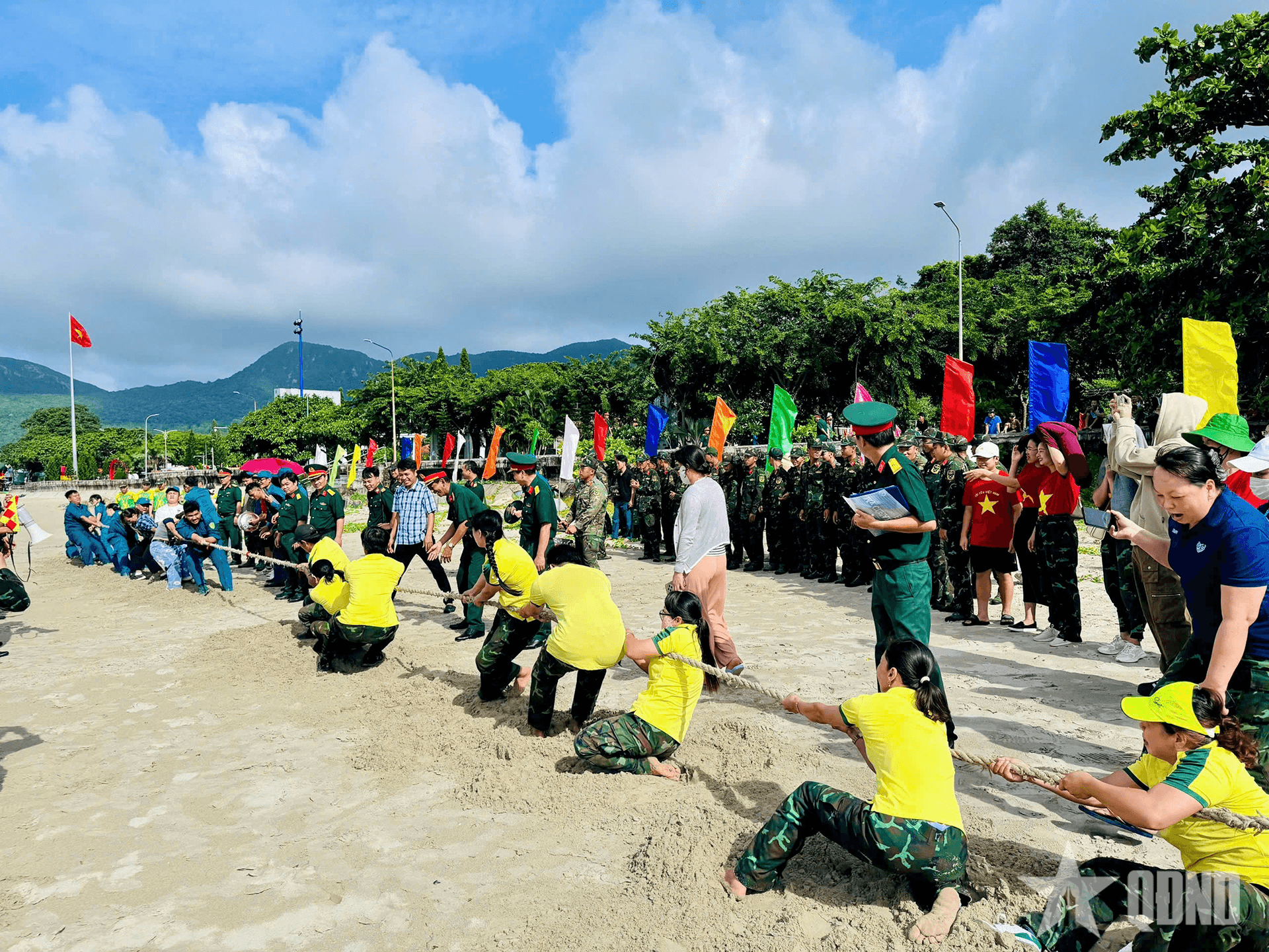 Ban Chỉ huy phòng thủ khu vực 6 - Đặc khu Côn Đảo vui Tết Độc lập, không quên nhiệm vụ