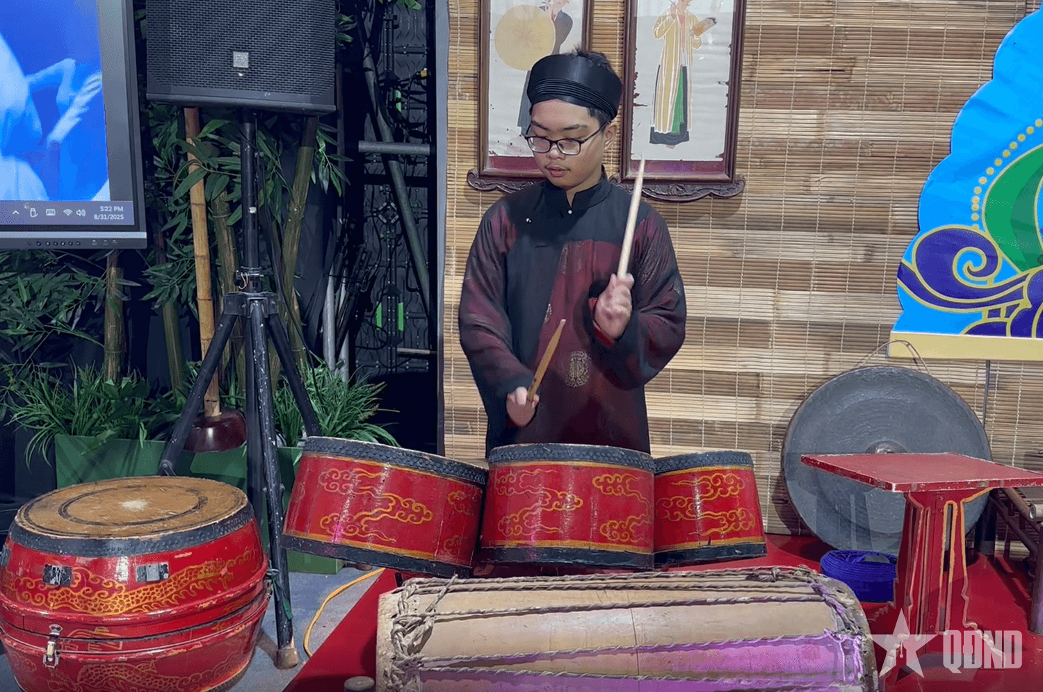 Tuổi 15 vang nhịp trống chèo tại Triển lãm 80 năm thành tựu đất nước
