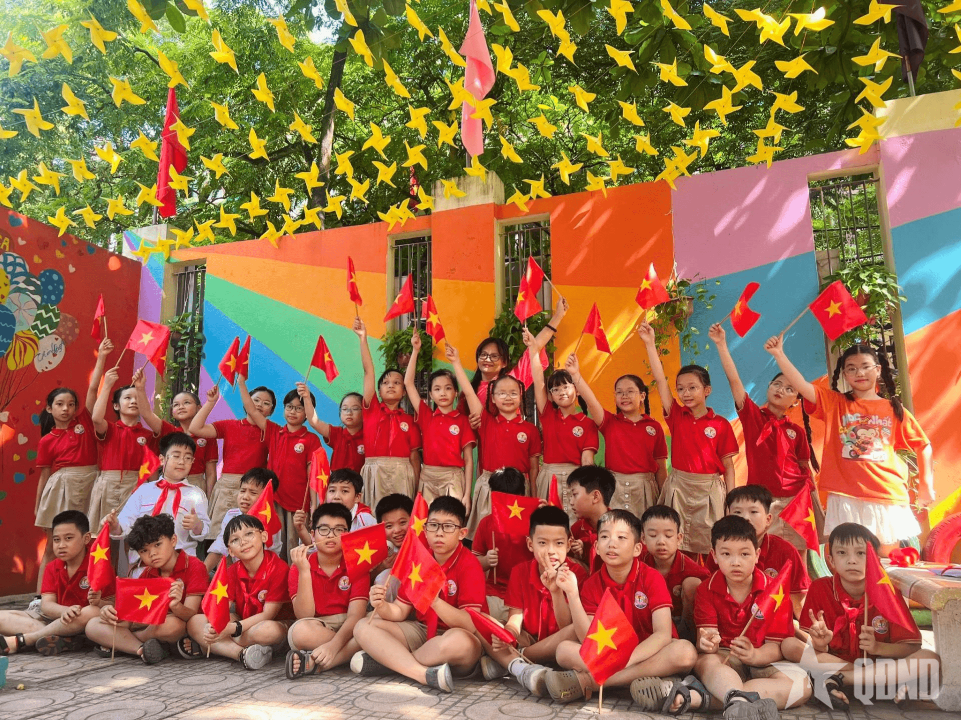 Niềm vui ngày khai trường của học sinh Thủ đô