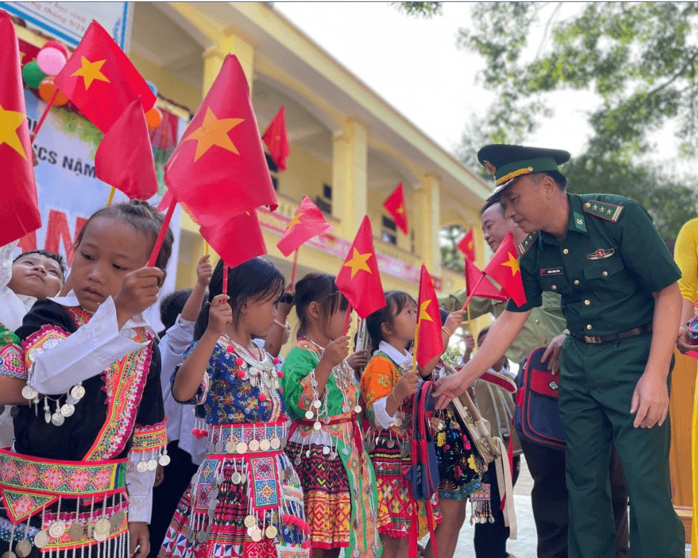 Vùng lũ vào năm học mới