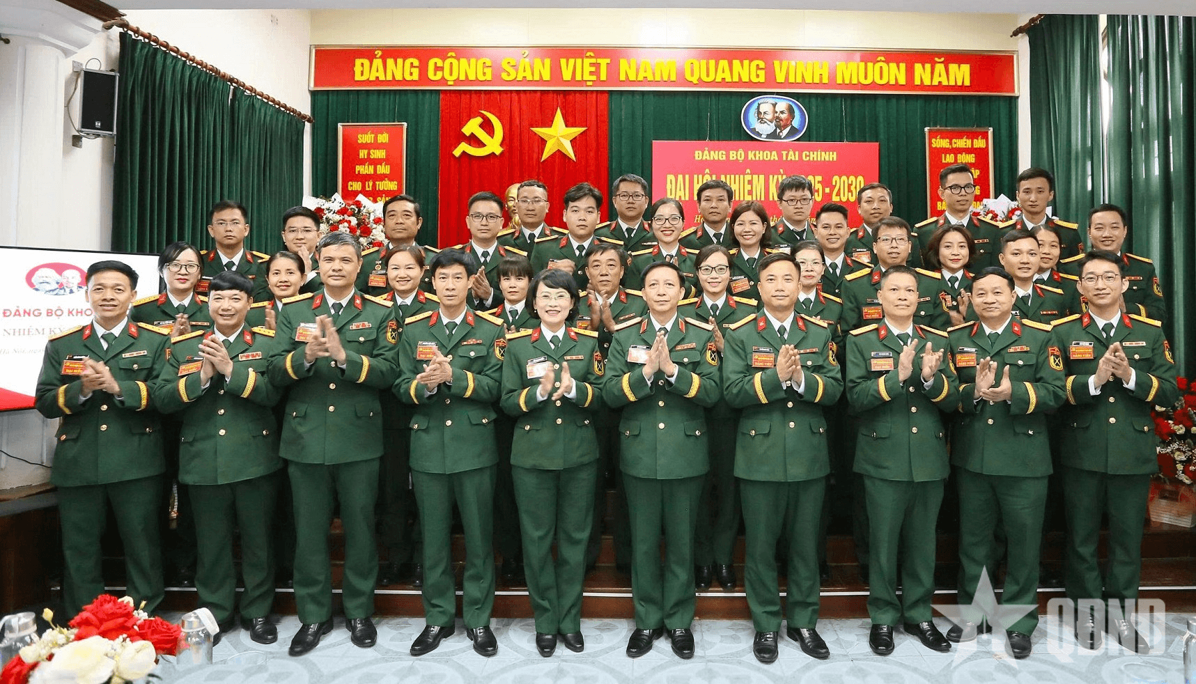 Kiến tạo tri thức, vững bước tương lai