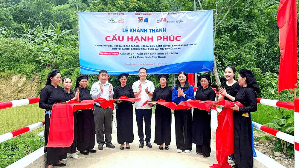 Lãnh đạo toàn diện, phát huy nguồn lực, xây dựng Lý Bôn phát triển bền vững