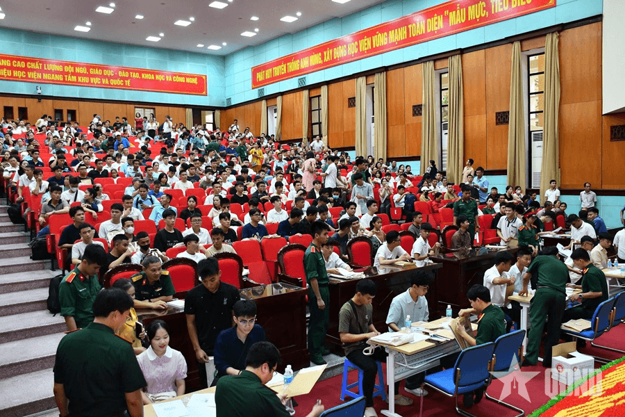 Học viện Kỹ thuật Quân sự tổ chức nhập học cho học viên quân sự