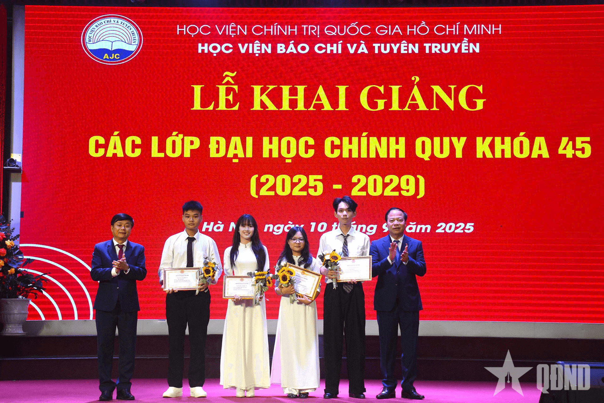 Học viện Báo chí và Tuyên truyền khai giảng các lớp đại học chính quy khóa 45