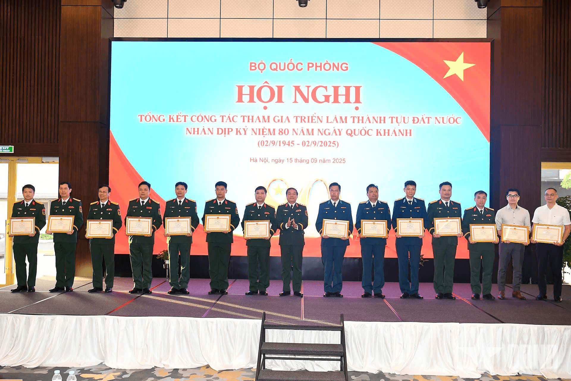 Thượng tướng Trương Thiên Tô dự Hội nghị tổng kết công tác tham gia Triển lãm Thành tựu đất nước