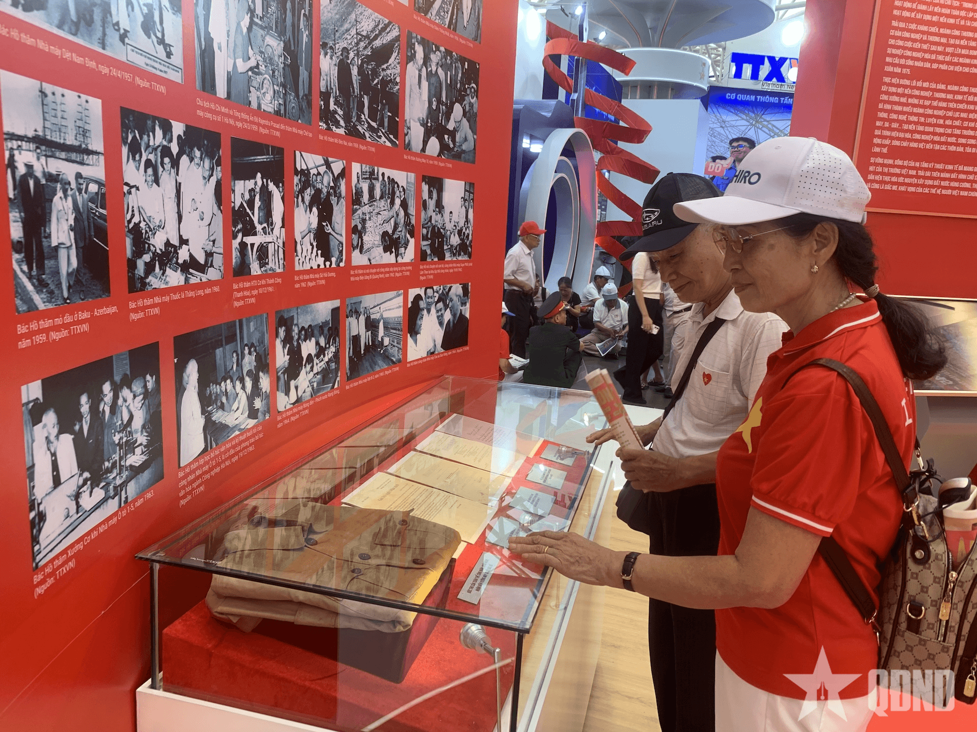 Chiếc áo tặng Bác Hồ