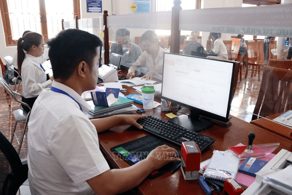 Làm thực chất, vì nụ cười của dân