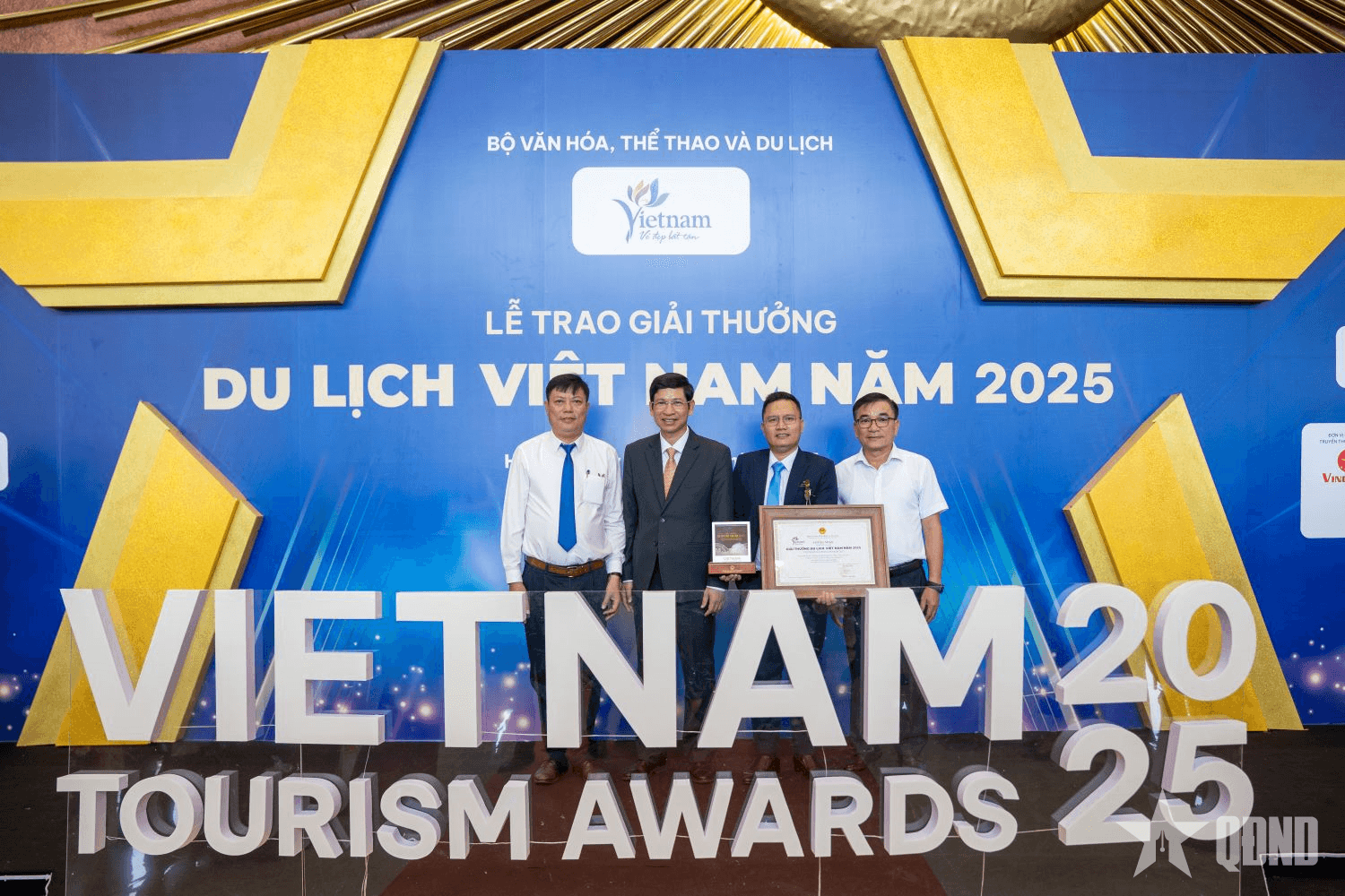Quảng Trị: “Đường Trường Sơn huyền thoại - Hang chỉ huy” được vinh danh là Sản phẩm du lịch sáng tạo năm 2025
