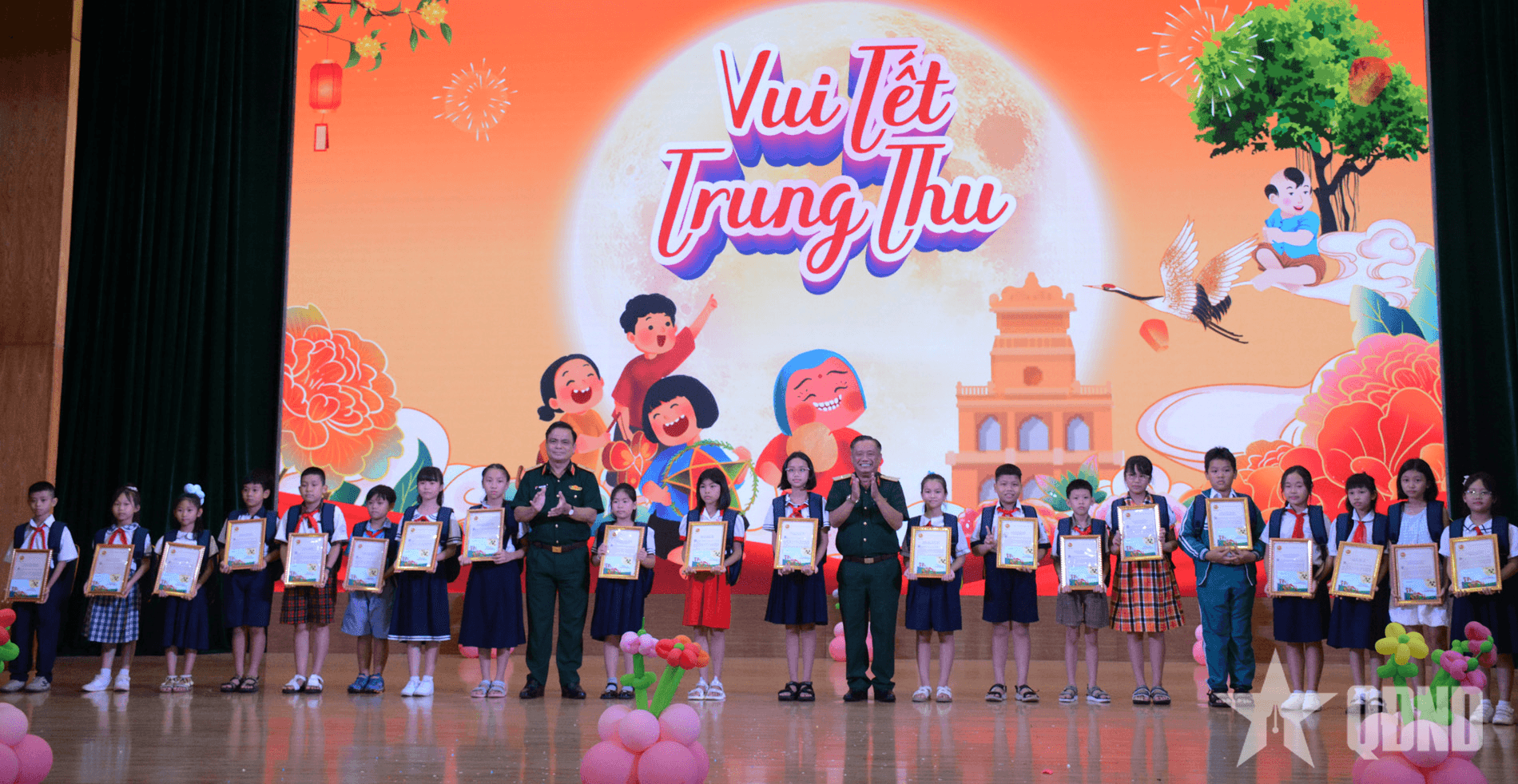 Quân khu 7 tuyên dương các cháu thiếu niên, nhi đồng có thành tích xuất sắc, tiêu biểu