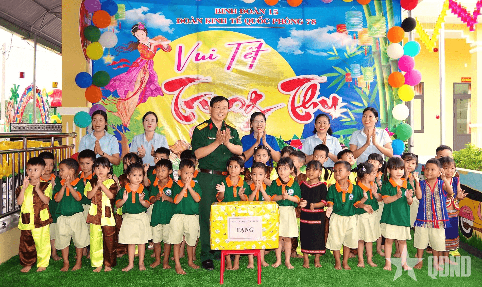 Các Đoàn Kinh tế-Quốc phòng 78 và 72 (Binh đoàn 15) vui Tết Trung thu cùng các cháu thiếu nhi