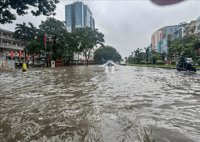 Ứng phó bão số 11: Hà Nội cho học sinh nghỉ học ngày 6-10