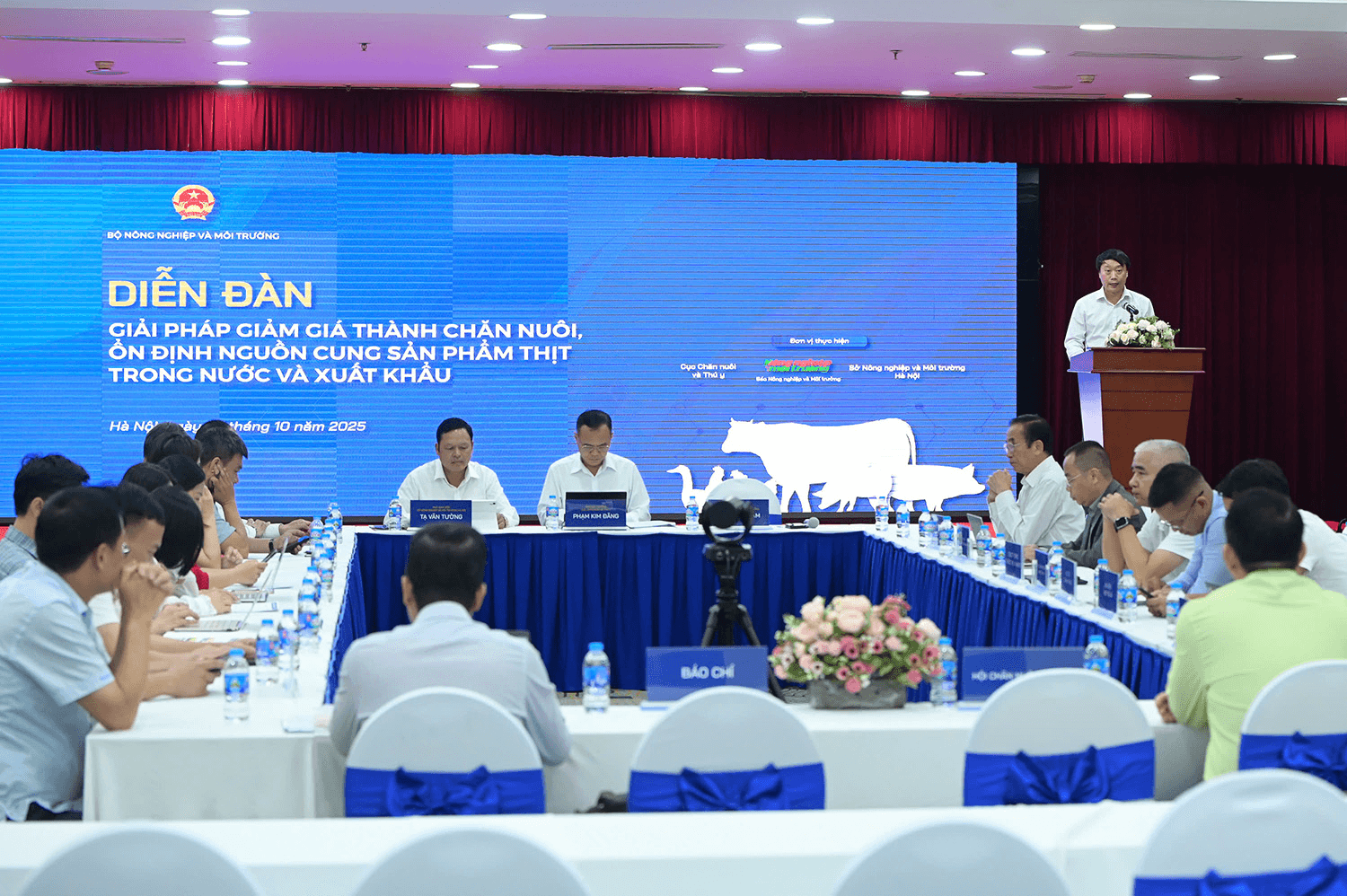 Giảm giá thành chăn nuôi để tăng tính cạnh tranh sản phẩm thịt trên thị trường