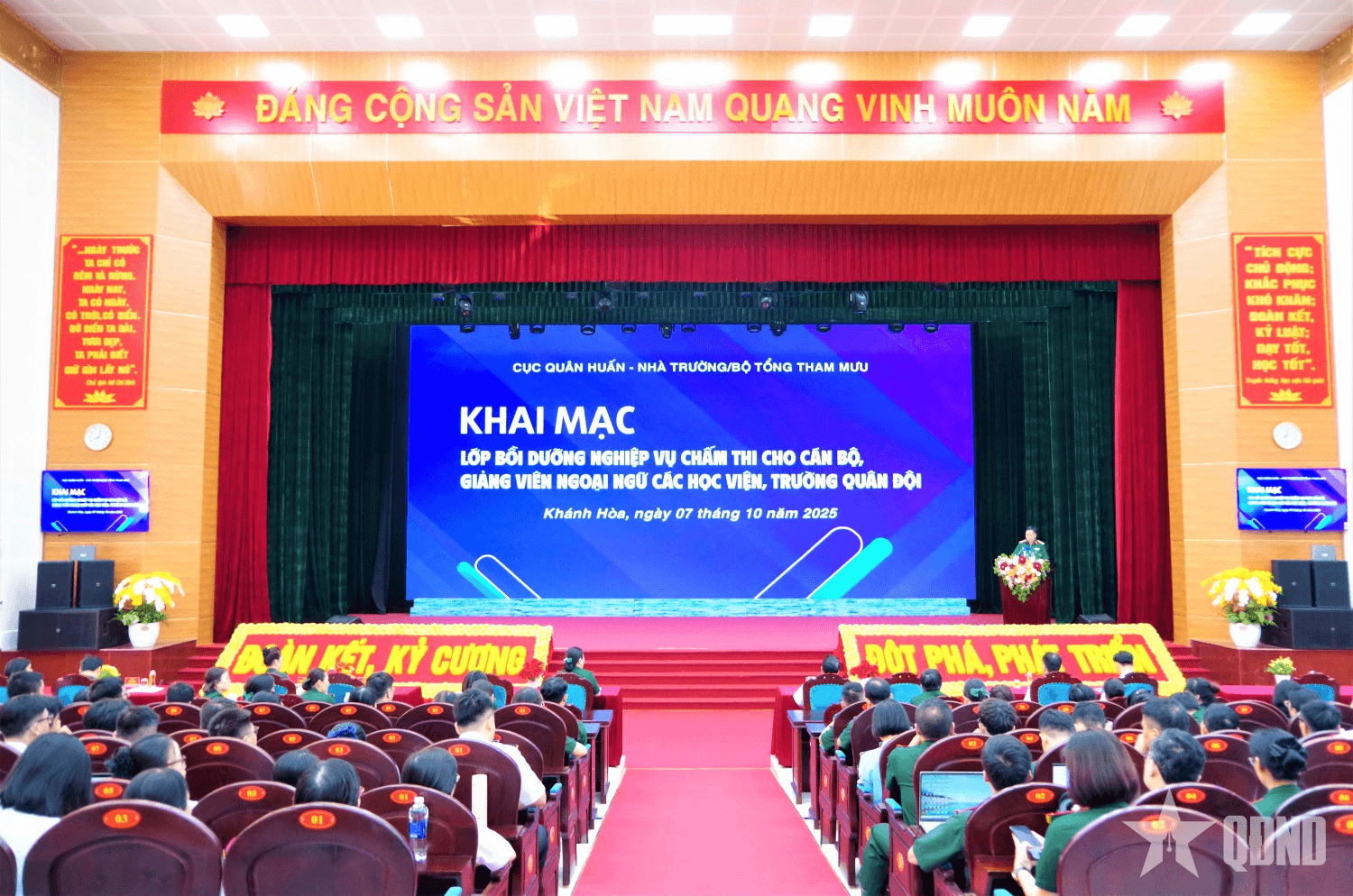 Bồi dưỡng nghiệp vụ chấm thi cho giảng viên, giáo viên ngoại ngữ các học viện, nhà trường quân đội