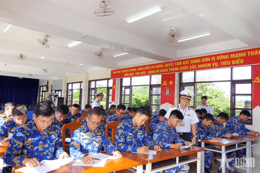 Học viện Hải quân tổ chức Hội thi xe tốt, tàu “Chính quy mẫu mực”