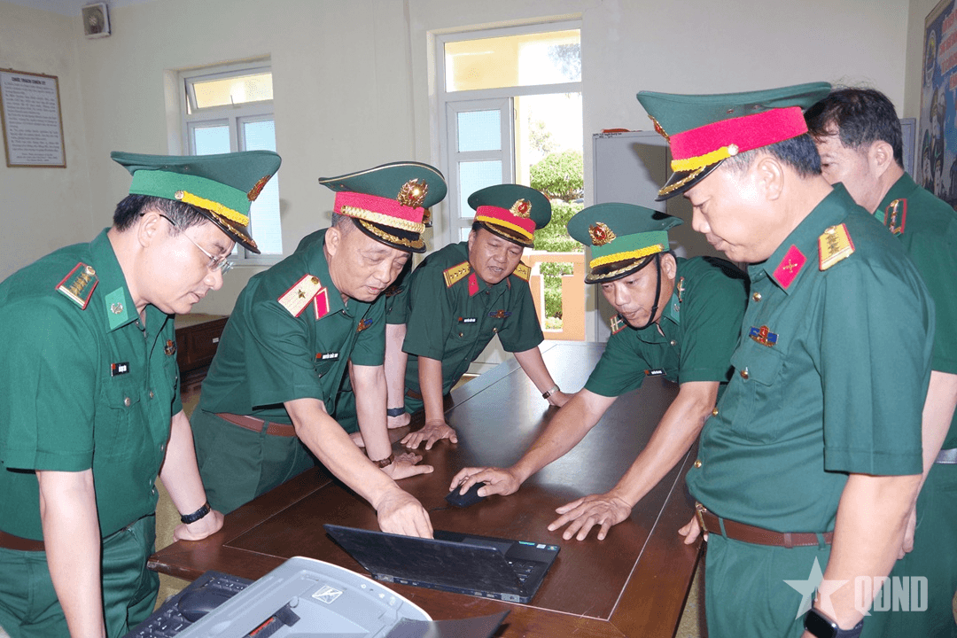 Cục Quân huấn - Nhà trường kiểm tra tại Bộ CHQS tỉnh Thanh Hóa