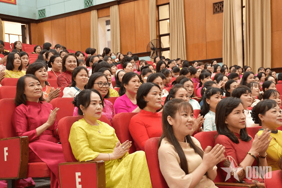 Học viện Kỹ thuật Quân sự tổ chức gặp mặt, nói chuyện chuyên đề về gia đình và xã hội
