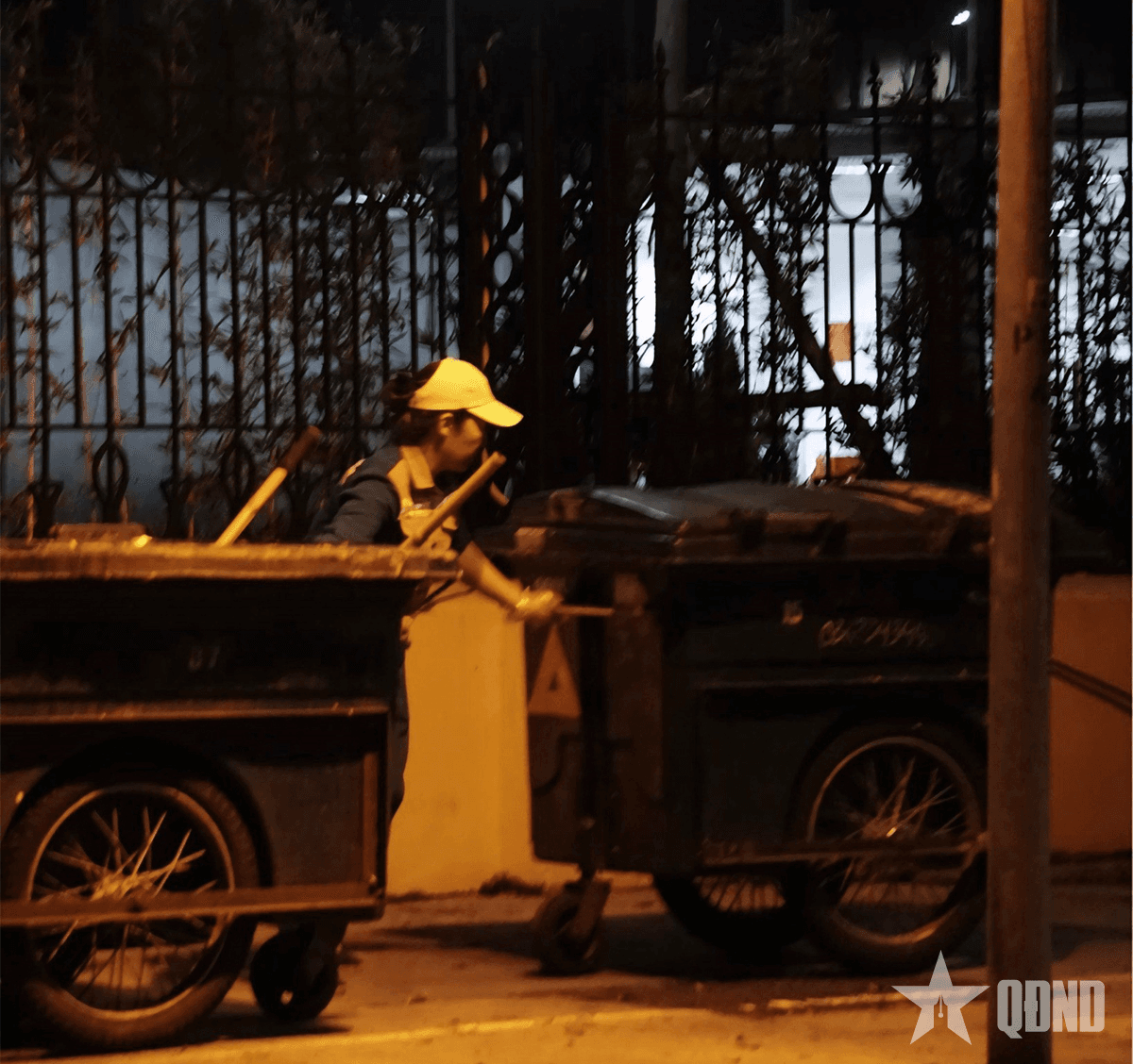 Đêm trắng của những người làm sạch đường phố