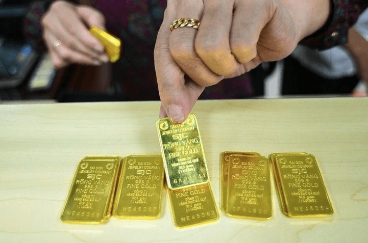 Giá vàng hôm nay (trưa 18-10): Vàng miếng SJC, vàng nhẫn quay đầu giảm