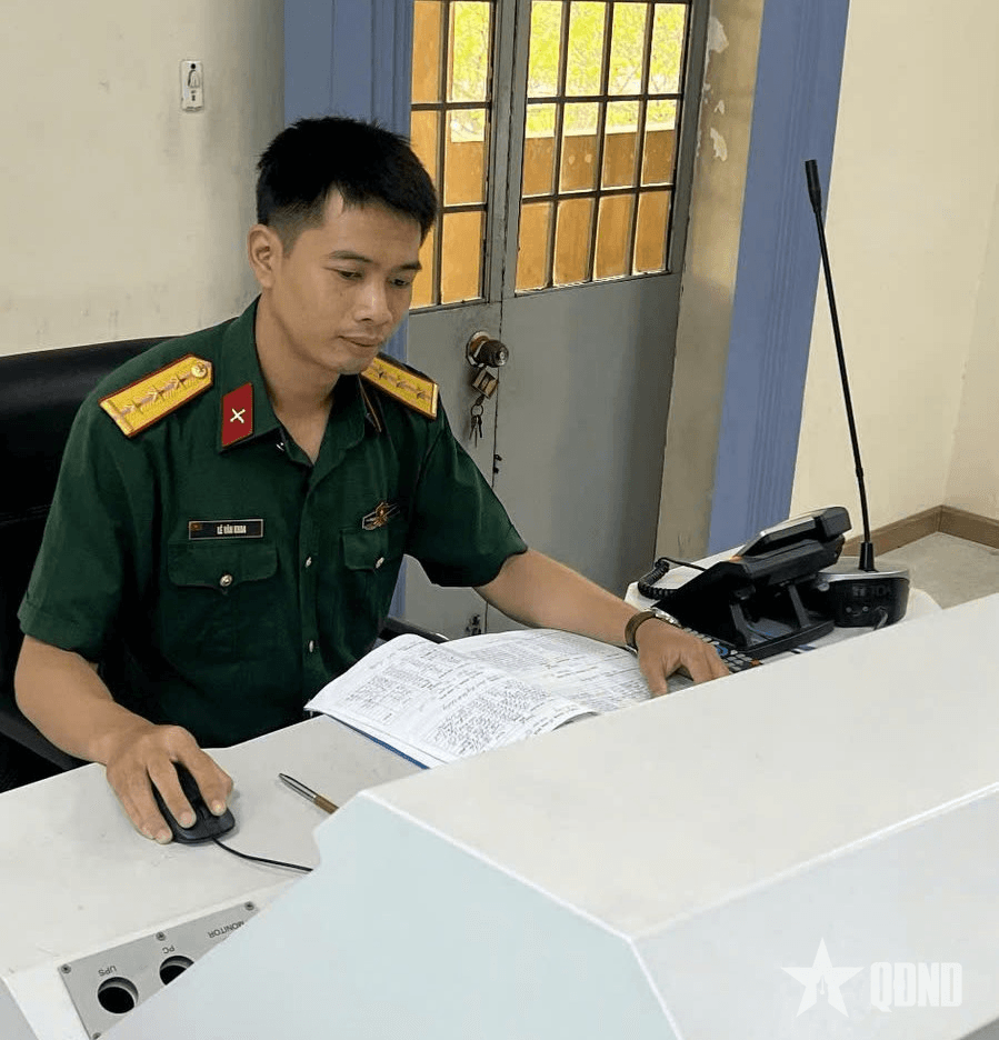 Trắc thủ radar vượt khó, tận tâm với nhiệm vụ
