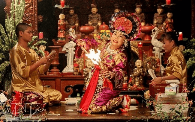 Không gian tín ngưỡng không thể bị bóp méo