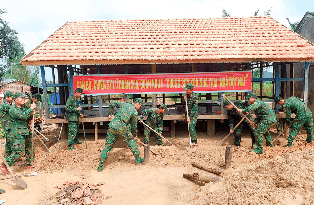 Giúp dân an cư để thoát nghèo bền vững