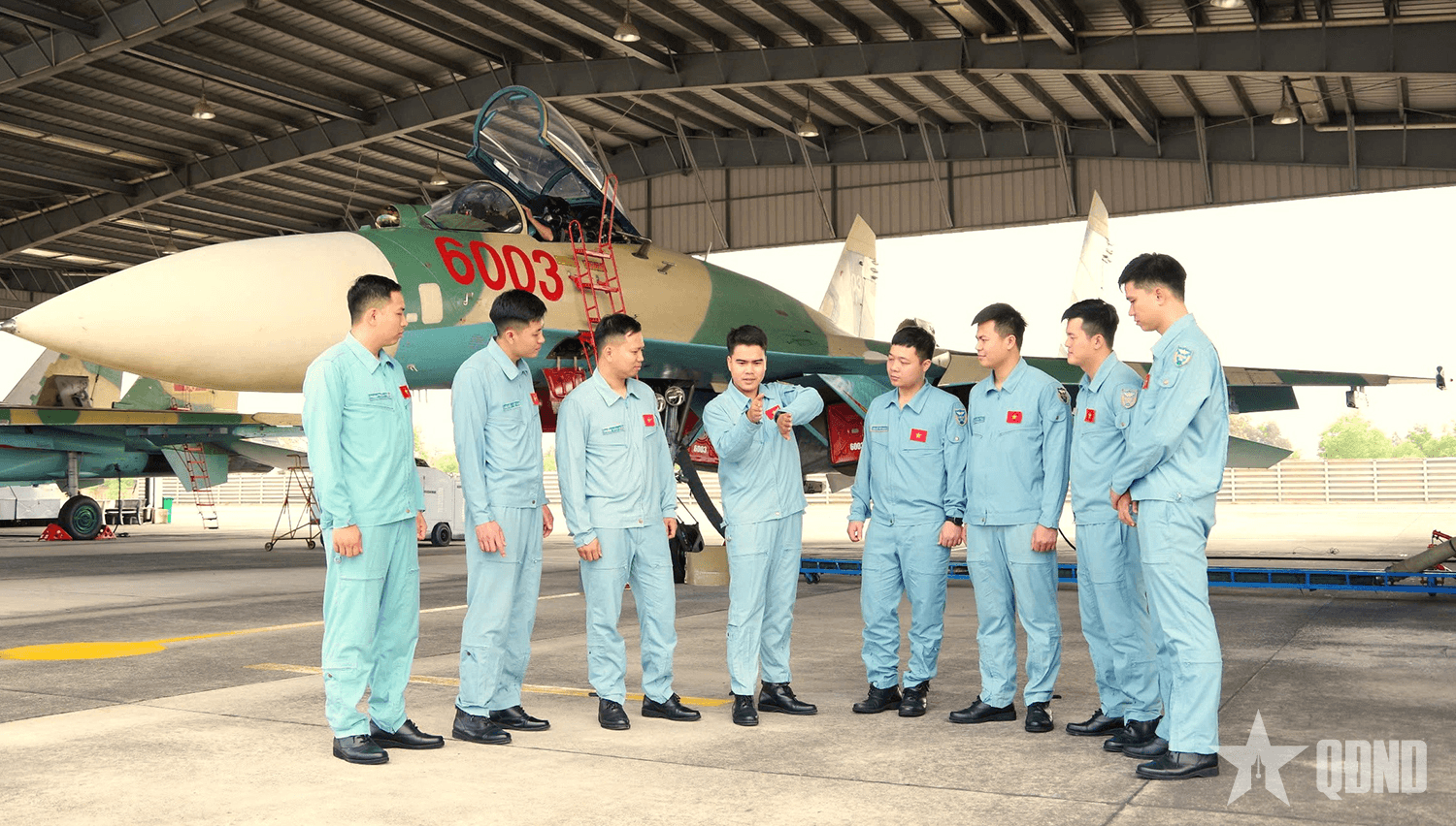 Nâng cao năng lực tổ chức chỉ huy và quản lý điều hành bay