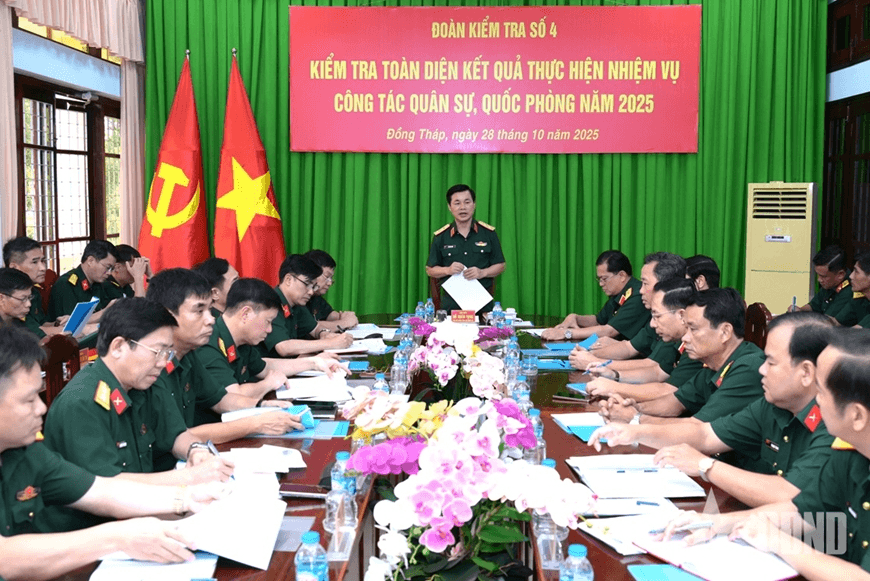Đoàn kiểm tra số 4 Bộ Quốc phòng làm việc tại Sư đoàn 8, Quân khu 9