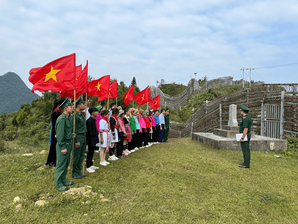 Đoàn viên thanh niên Bộ đội Biên phòng địa đầu Tổ quốc xung kích, sáng tạo xây dựng biên giới
