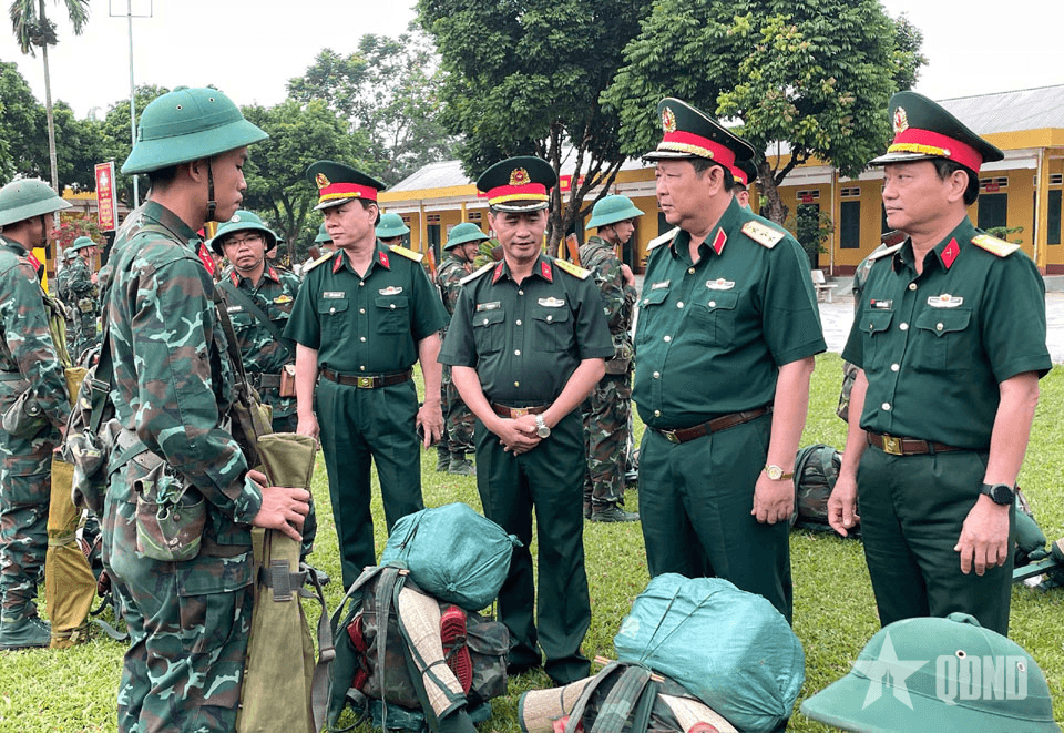 Bộ Quốc phòng kiểm tra toàn diện nhiệm vụ quân sự, quốc phòng tại Trung đoàn 82 và Bộ Chỉ huy Quân sự tỉnh Điện Biên