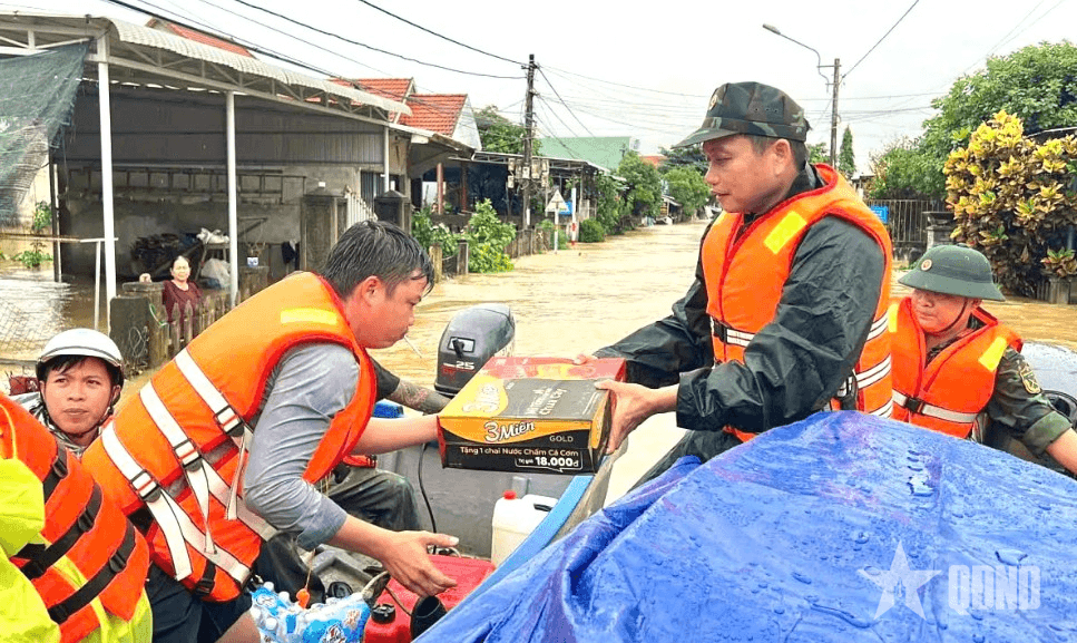 Nơi nguy khó luôn có bộ đội giúp dân