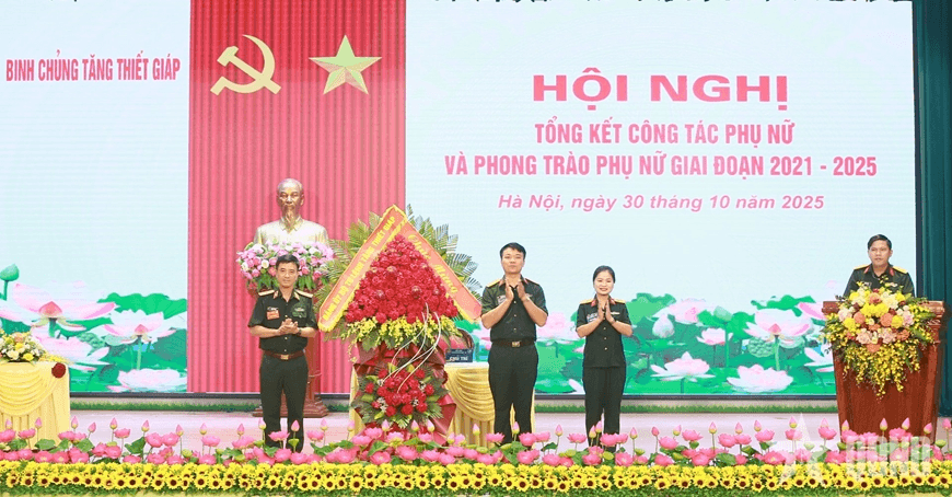Phụ nữ Binh chủng Tăng thiết giáp: Người mẹ mẫu mực, người vợ đảm đang, người chị dịu dàng, người em duyên dáng