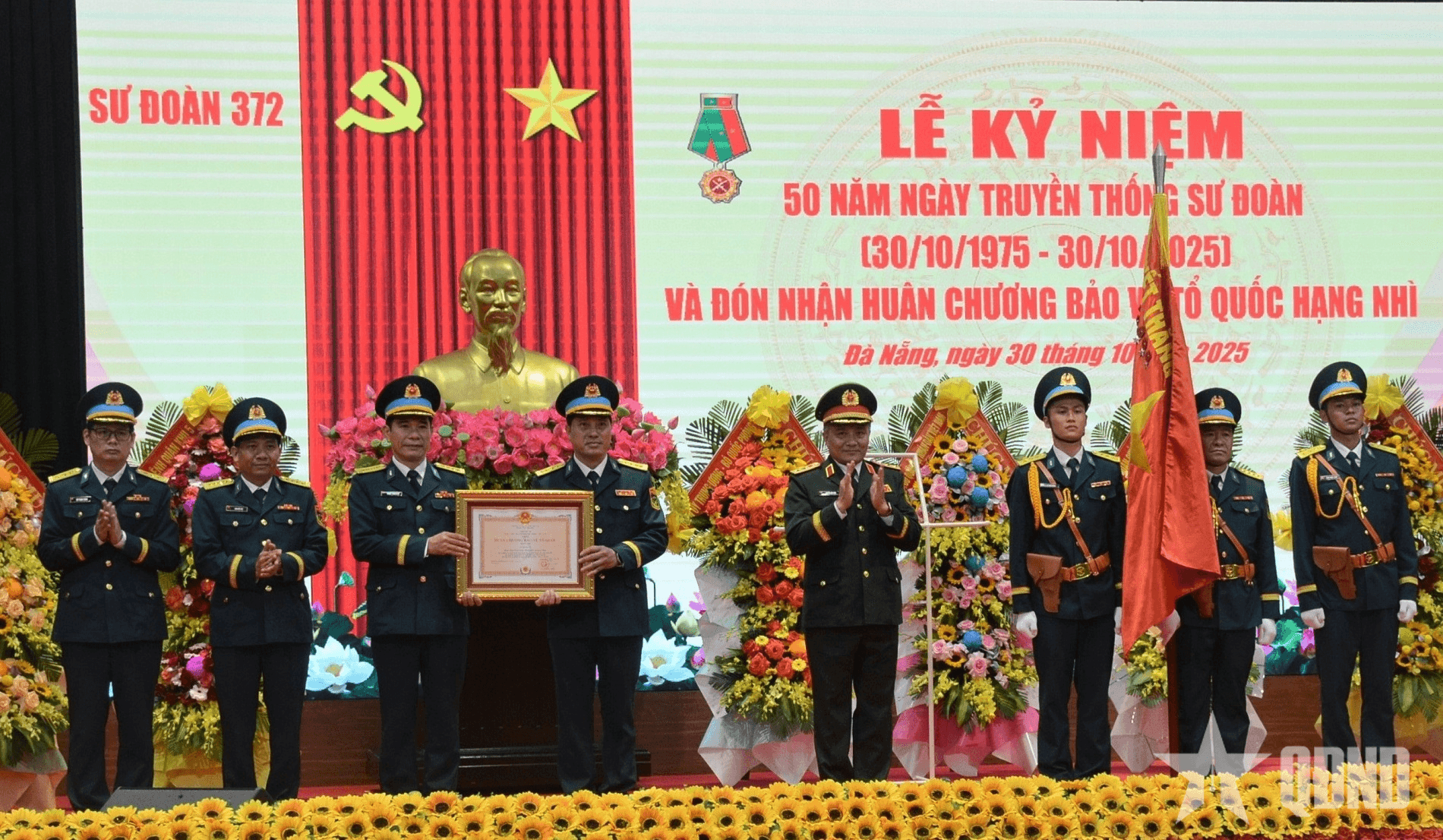 Thượng tướng Nguyễn Văn Hiền dự Lễ kỷ niệm 50 năm Ngày truyền thống Sư đoàn Không quân 372