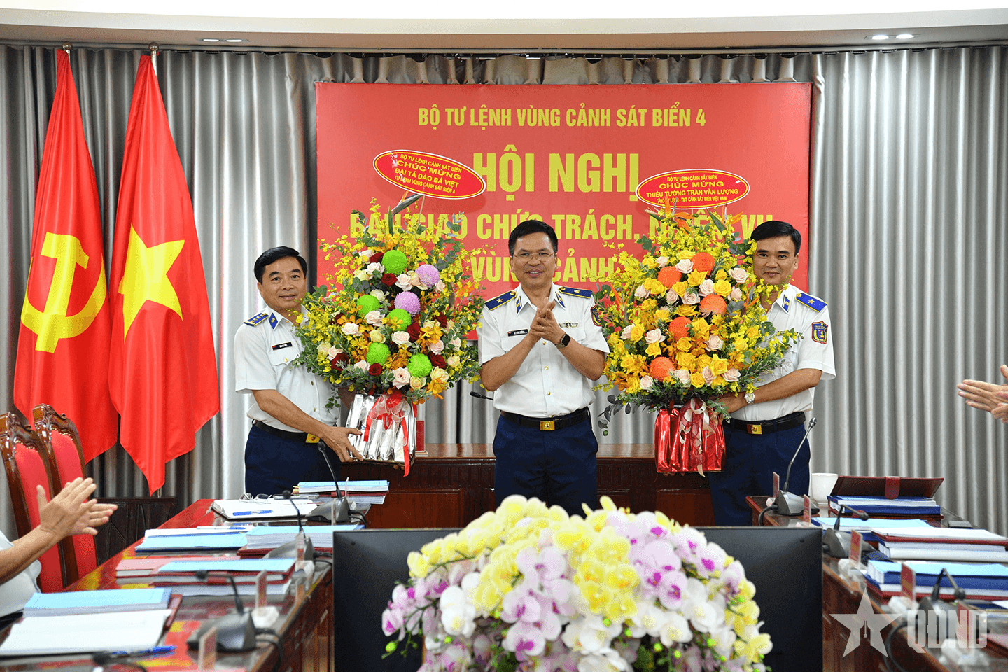 Bàn giao chức trách, nhiệm vụ Tư lệnh Vùng Cảnh sát biển 4