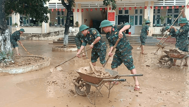 Nỗ lực giúp nhân dân vùng lũ
